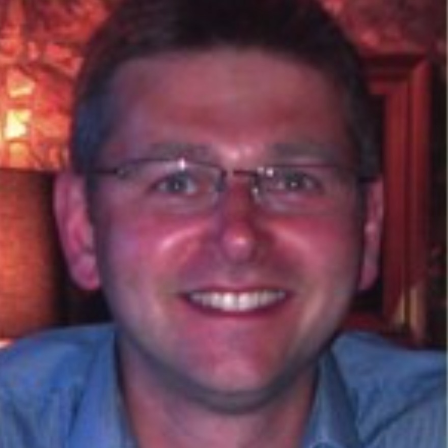 Speaker Dr Gary Dennis FRCP